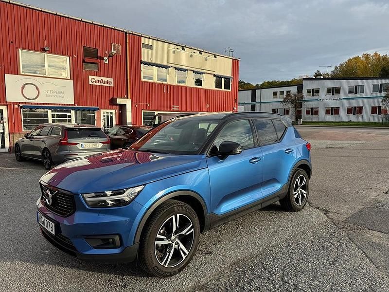 Begagnad Volvo XC40 R-Design 163 HK (119 kW) 2019 Blå SUV