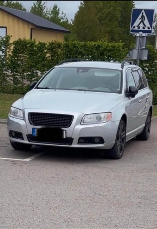 Begagnad 2012 Volvo V70 Kombi | 39 900 kr (Superpris) - Bild 1/4