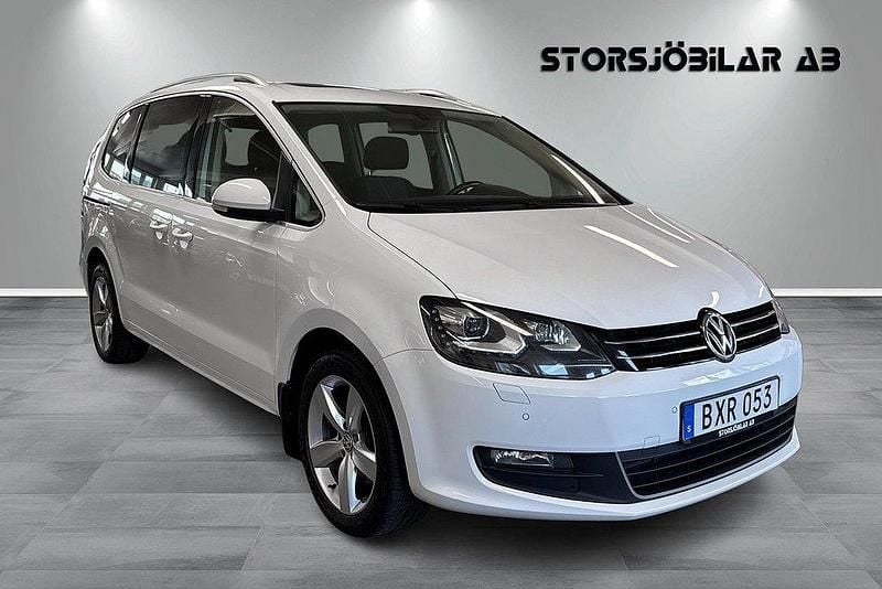 Vit Begagnad 2014 VW Sharan Minibuss | 149 000 kr (Lite dyr) - Bild 1/4