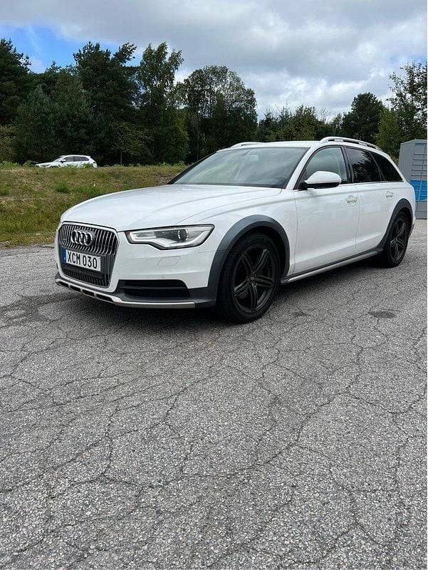 Vit Begagnad 2014 Audi A6 Allroad Kombi | 162 000 kr (Marknadspris) - Bild 1/4