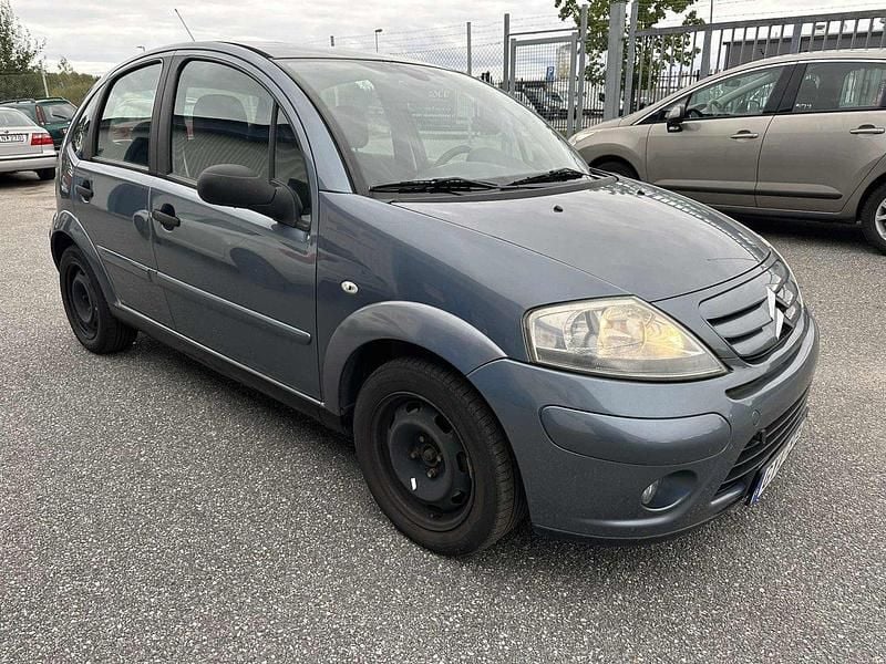 Grå Begagnad 2008 Citroën C3 Halvkombi | 19 000 kr (Marknadspris) - Bild 1/4