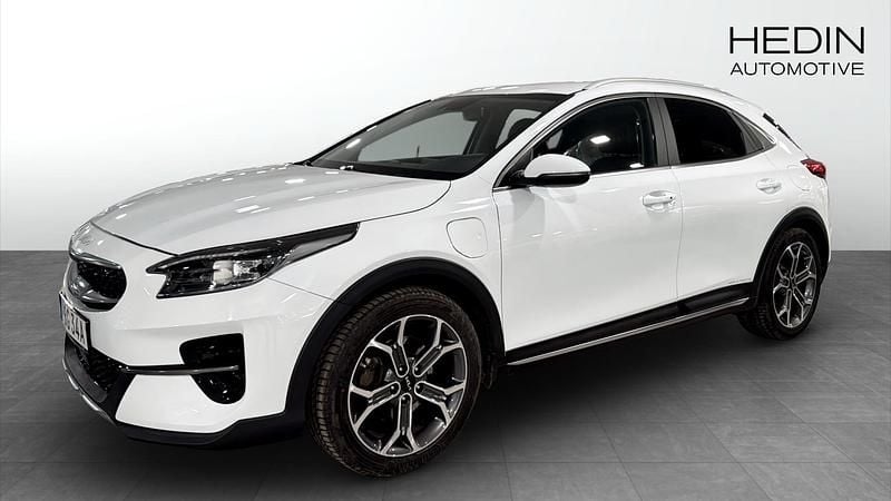 Vit Begagnad 2022 Kia XCeed Advance SUV | 259 900 kr (Marknadspris) - Bild 1/4