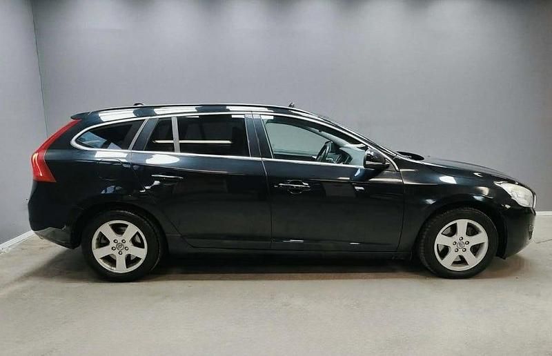 Begagnad Volvo V60 Momentum 205 HK (150 kW) 2013 Svart Kombi