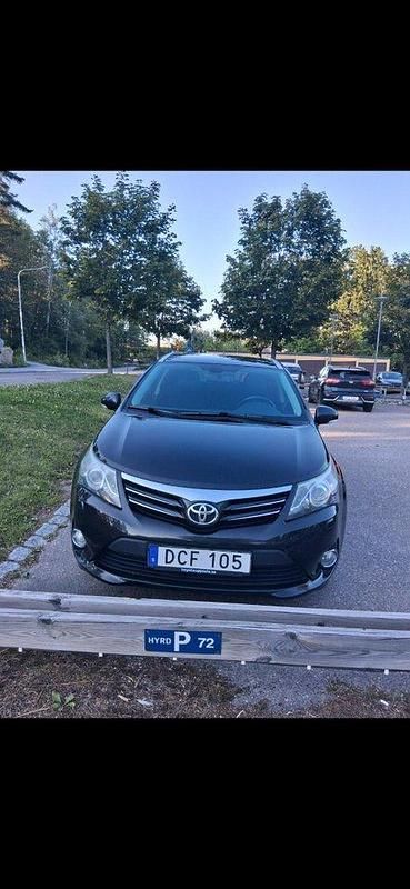 Svart Begagnad 2014 Toyota Avensis Edition Kombi | 116 990 kr (Marknadspris) - Bild 1/4