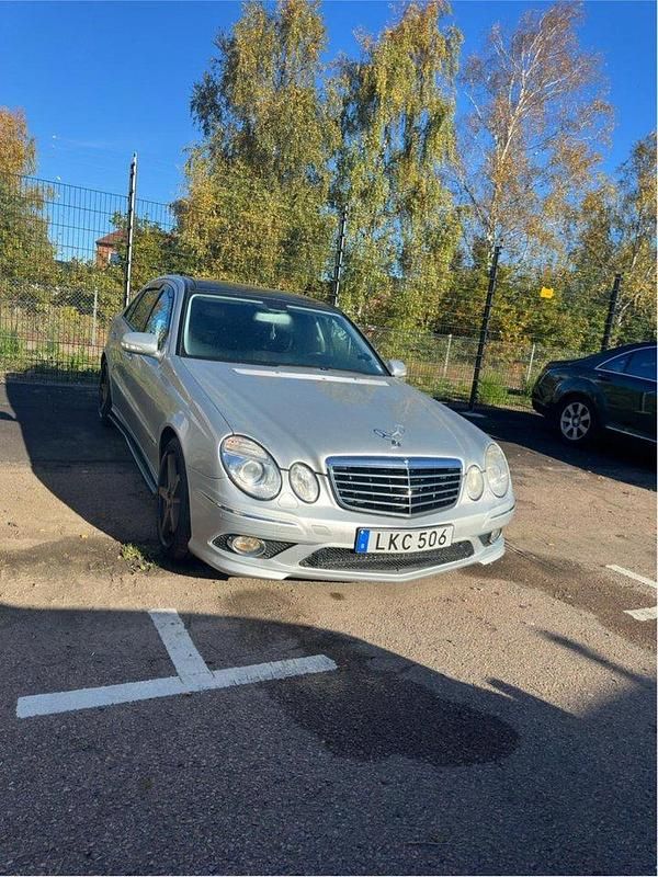 Silver Begagnad 2007 Mercedes E320 Avantgarde Sedan | 85 000 kr (Dyr) - Bild 1/4