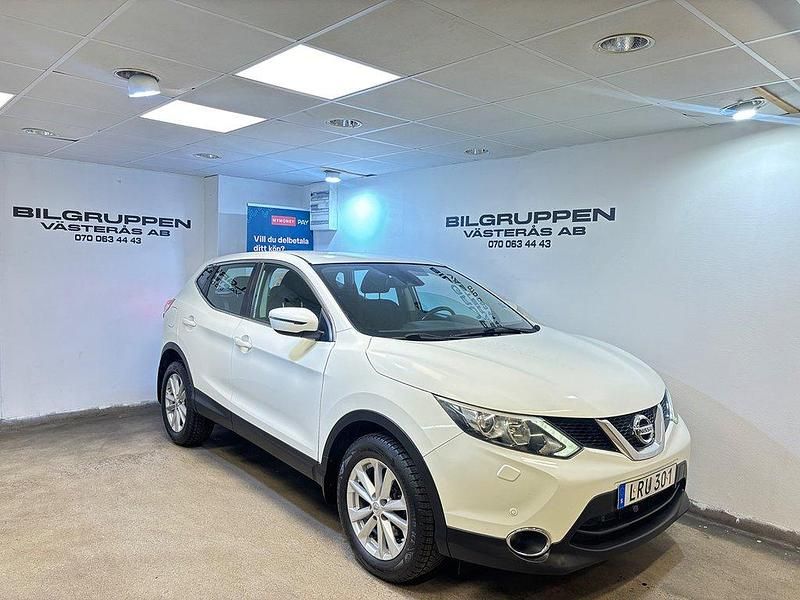 Vit Begagnad 2014 Nissan Qashqai SUV | 118 700 kr (Marknadspris) - Bild 1/4