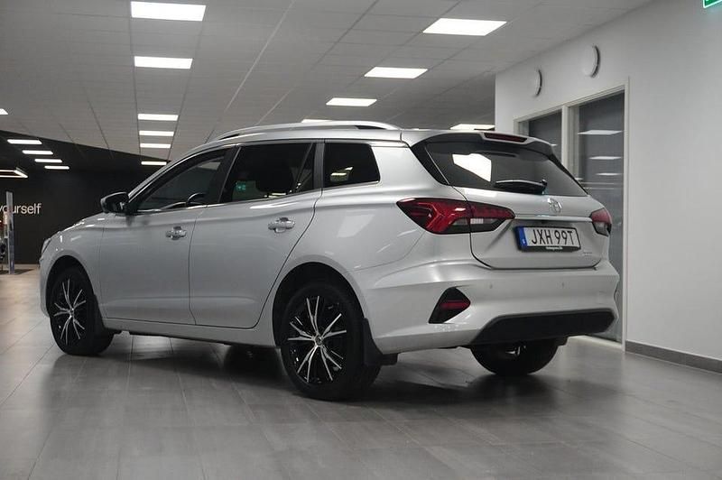 Begagnad MG MG5 EV 114 kW (156 HK) 2022 Medael silver Kombi
