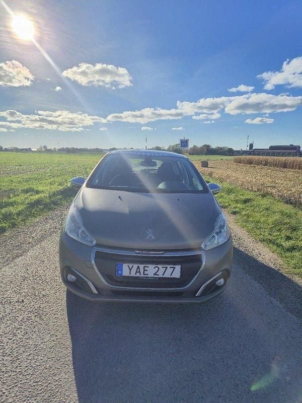 Begagnad 2015 Peugeot 208 Halvkombi | 65 000 kr (Lite dyr) - Bild 1/4