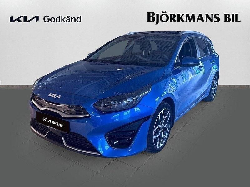 Blå (/b3l/ blue flame m) Begagnad 2022 Kia Ceed Sportswagon 2 Kombi | 269 800 kr (Marknadspris) - Bild 1/4