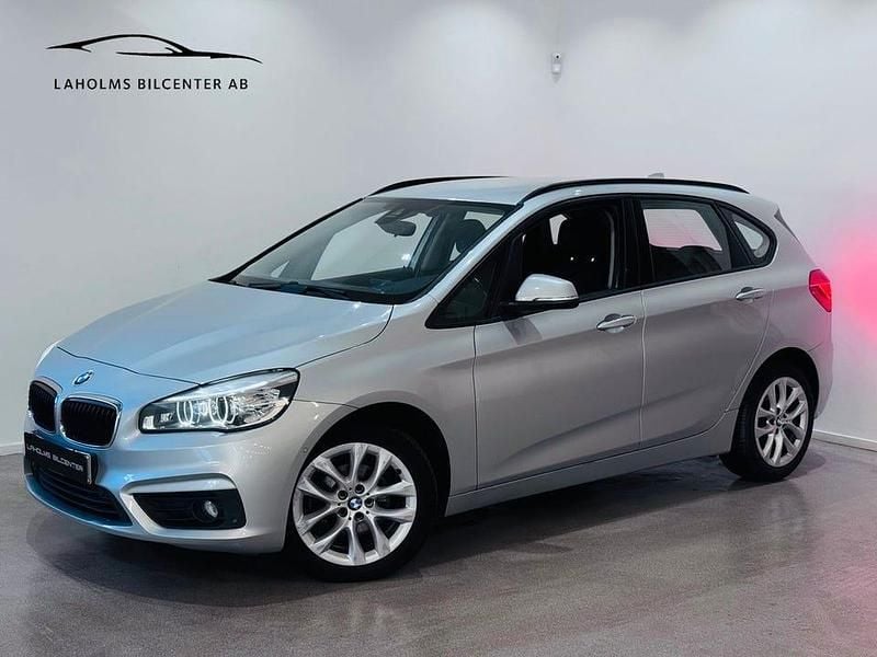 Silver Begagnad 2015 BMW 218 Active Tourer Advantage Minibuss | 124 900 kr (Marknadspris) - Bild 1/4