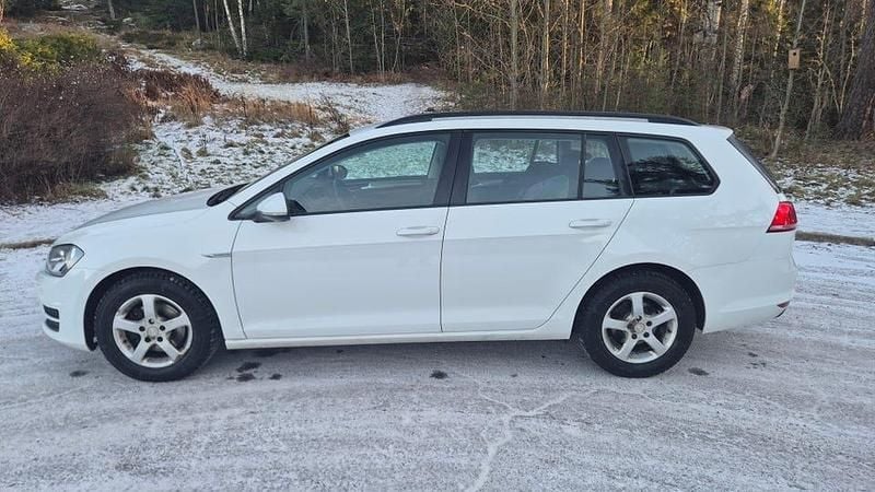 Begagnad 2016 VW Golf VII Kombi | 110 000 kr (Superpris) - Bild 1/4