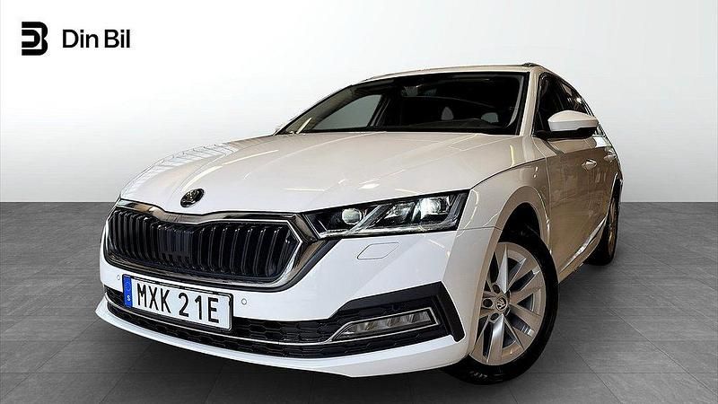 Vit Begagnad 2022 Skoda Octavia Style Kombi | 268 900 kr (Marknadspris) - Bild 1/4