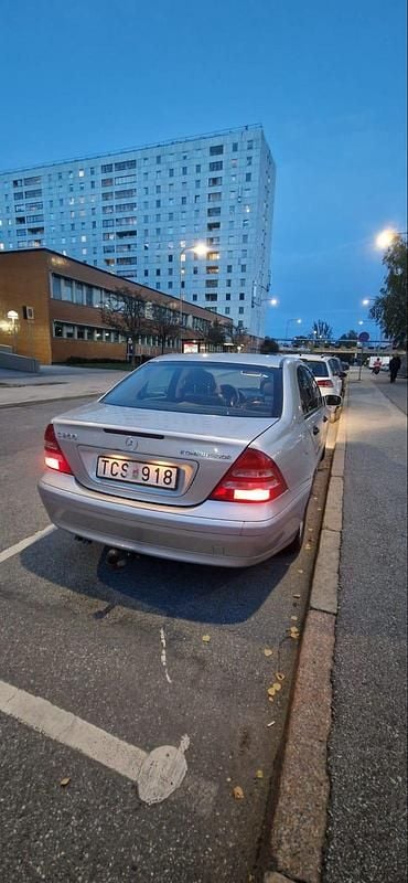 Begagnad Mercedes C200 163 HK (119 kW) 2002