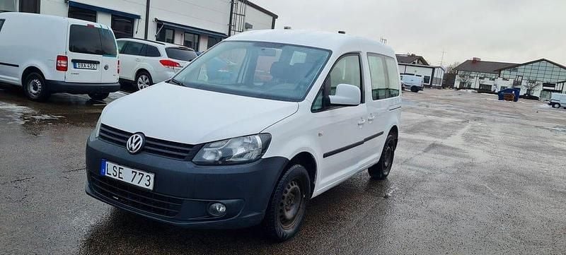 Begagnad VW Caddy 109 HK (80 kW) 2011 Vit Minibuss
