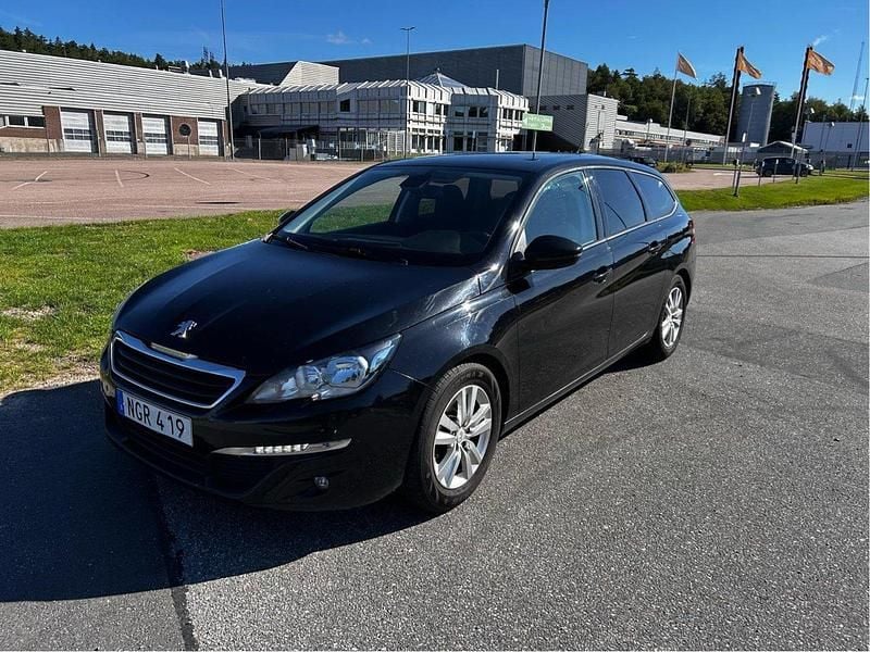 Svart Begagnad 2016 Peugeot 308 Active Kombi | 39 900 kr (Bra pris) - Bild 1/4
