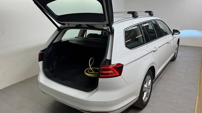 Begagnad VW Passat GTE 218 HK (160 kW) 2017 Vit Kombi