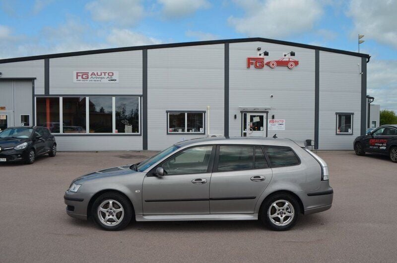 Grå Begagnad 2005 Saab 9-3 Linear Kombi | 49 000 kr (Lite dyr) - Bild 1/4
