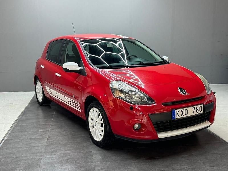 Begagnad Renault Clio R.S. 101 HK (74 kW) 2010 Röd Halvkombi