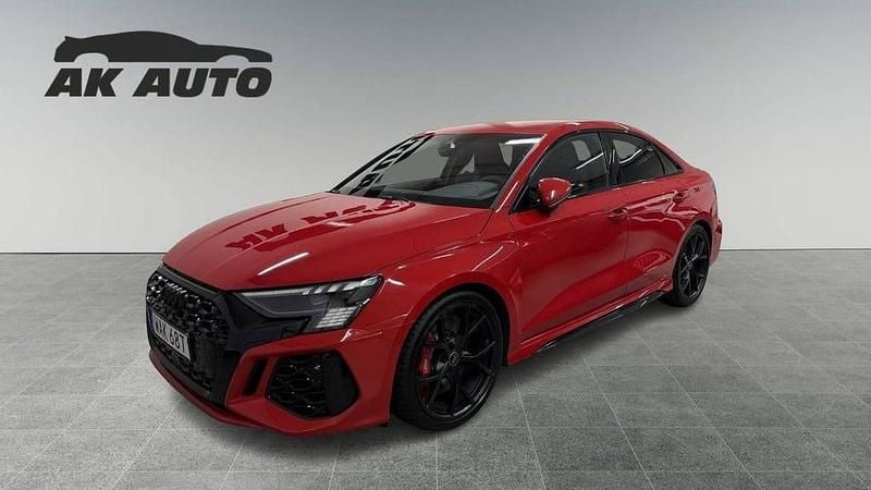 Röd Begagnad 2023 Audi RS3 Sedan | 570 000 kr (Superpris) - Bild 1/4