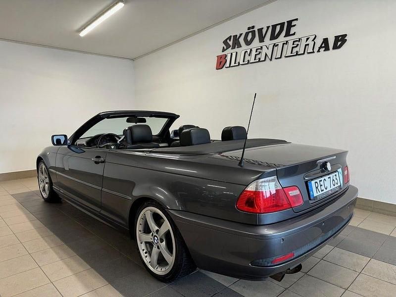 Begagnad BMW 318 Cabriolet Sport Line 150 HK (110 kW) 2006 Grå Cab