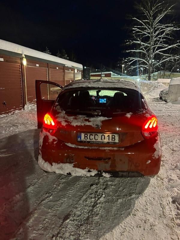 Begagnad Peugeot 208 83 HK (61 kW) 2019 Halvkombi