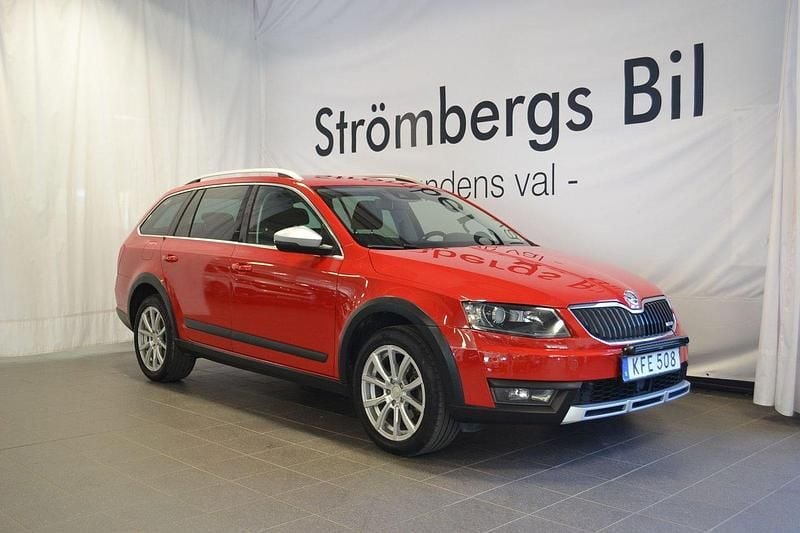 Röd Begagnad 2015 Skoda Octavia Scout Kombi | 134 000 kr (Marknadspris) - Bild 1/4