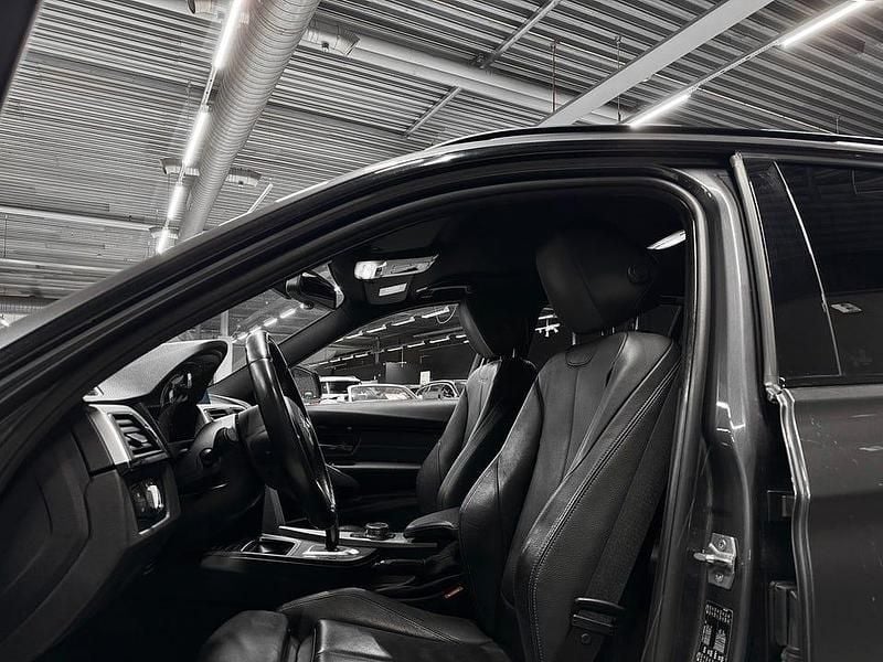 Begagnad BMW 320 M Sport 190 HK (139 kW) 2019 Grå metallic