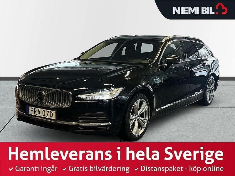 Begagnad Volvo V90 Core 253 HK (186 kW) 2022 Svart Kombi