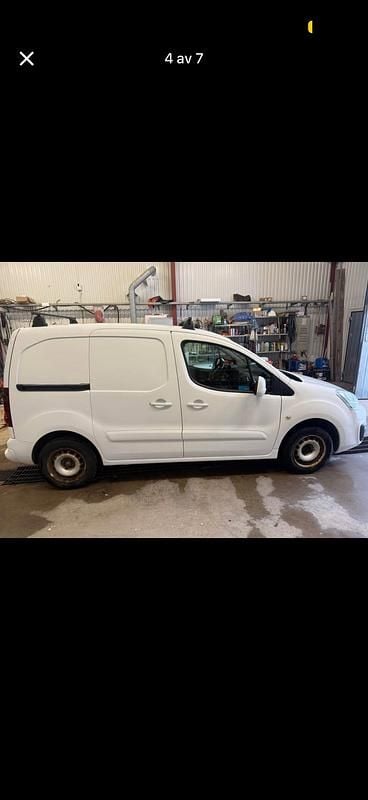 Begagnad 2016 Peugeot Partner Minibuss | 85 000 kr (Marknadspris) - Bild 1/4