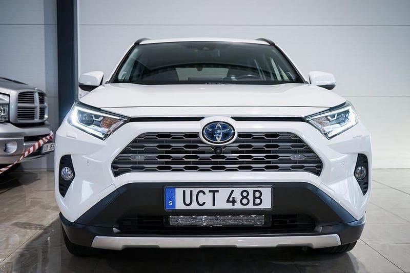 Begagnad Toyota RAV4 Hybrid Executive 222 HK (163 kW) 2019 Vit SUV