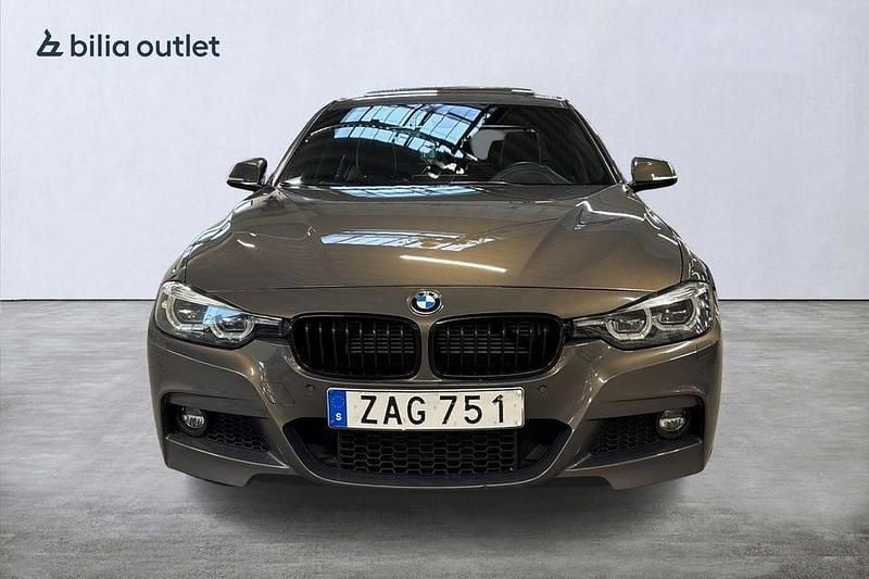 Begagnad BMW 330 M Sport 252 HK (185 kW) 2018 Brun Sedan
