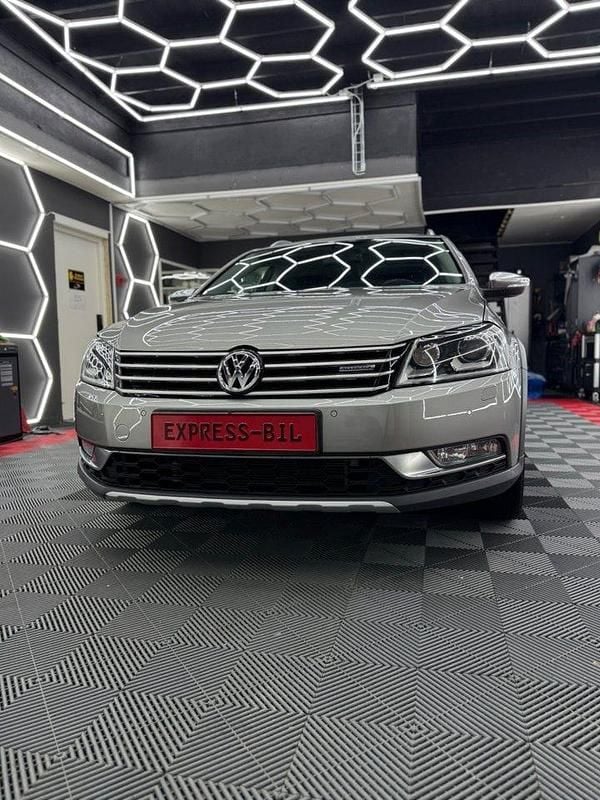 Silver Begagnad 2014 VW Passat Alltrack Kombi | 98 500 kr (Marknadspris) - Bild 1/1