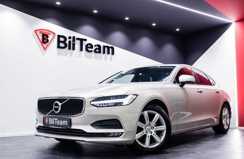 Begagnad Volvo S90 Momentum 150 HK (110 kW) 2017 Ljusbrun Sedan