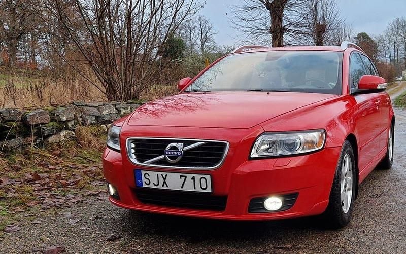 Begagnad 2012 Volvo V50 Kombi | 42 000 kr (Marknadspris) - Bild 1/4