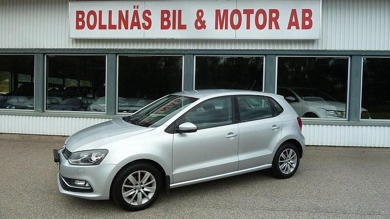 Silver Begagnad 2014 VW Polo Halvkombi | 89 000 kr (Marknadspris) - Bild 1/4