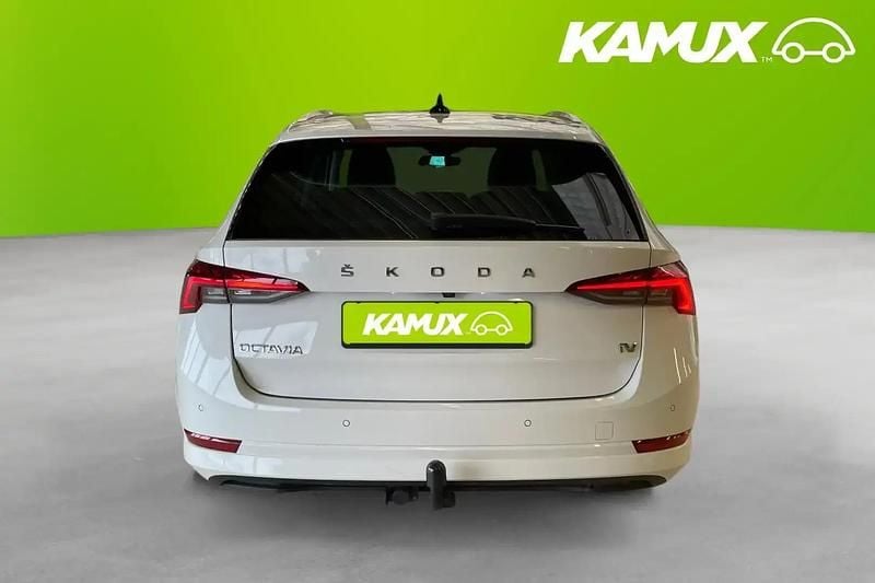 Begagnad Skoda Octavia Style 204 HK (150 kW) 2022 Vit Kombi