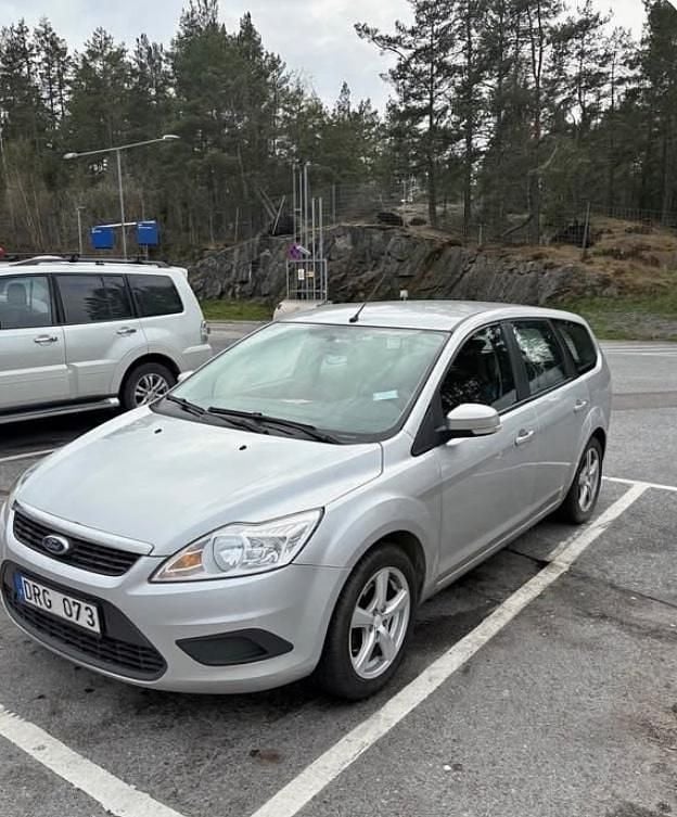 Grå Begagnad 2008 Ford Focus Kombi | 18 000 kr (Bra pris) - Bild 1/4