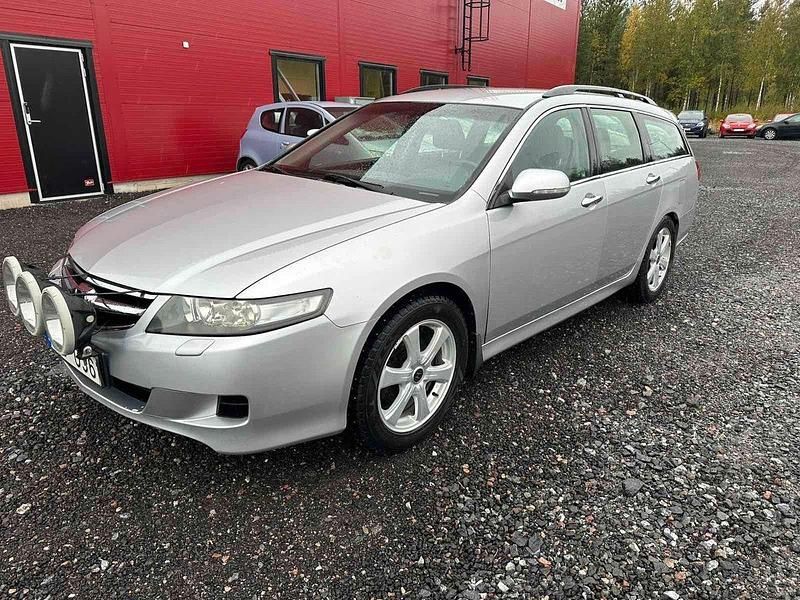 Silver Begagnad 2007 Honda Accord Sport Kombi | 32 900 kr - Bild 1/4