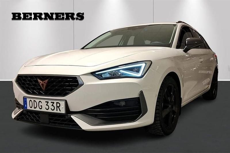 Begagnad Cupra Leon 151 HK (111 kW) 2023 Vit