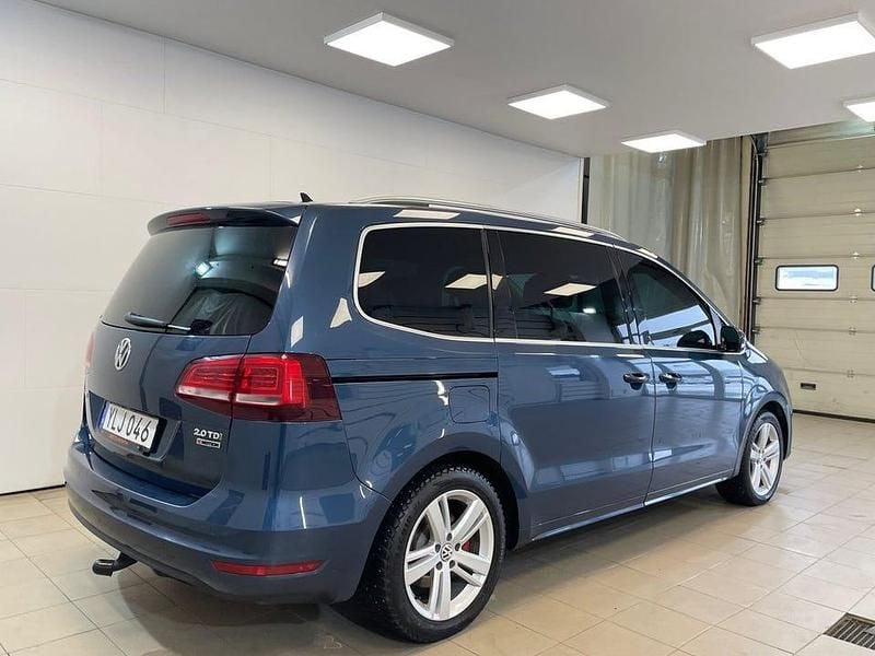 Begagnad VW Sharan 184 HK (135 kW) 2017 Blå Minibuss