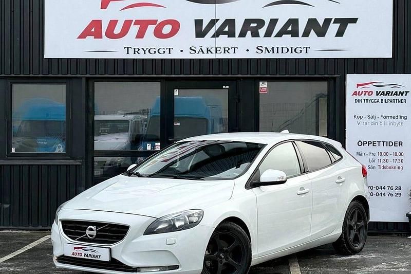 Begagnad Volvo V40 Kinetic 116 HK (85 kW) 2013 Vit