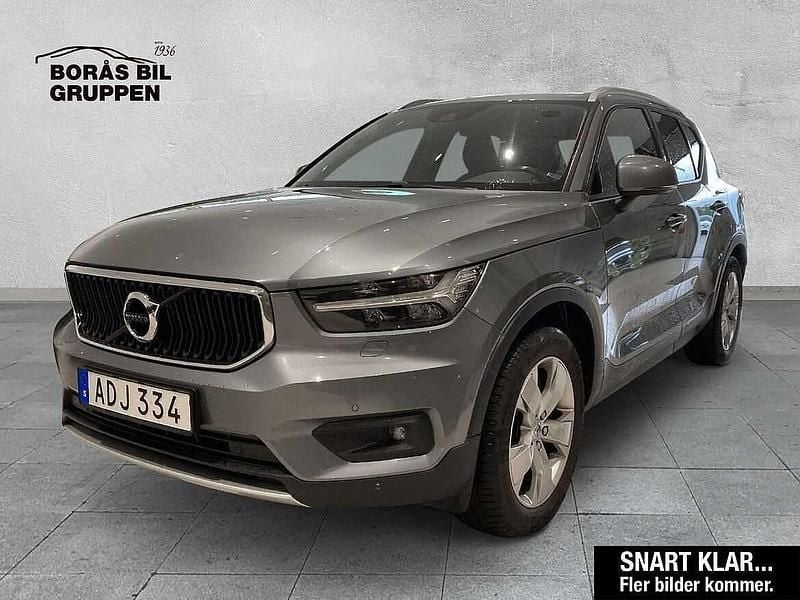 Grå Begagnad 2018 Volvo XC40 Momentum SUV | 289 000 kr (Marknadspris) - Bild 1/4