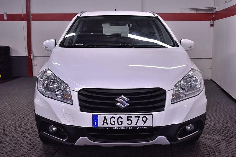 Begagnad Suzuki SX4 Exclusive 120 HK (88 kW) 2014 Vit Kombi