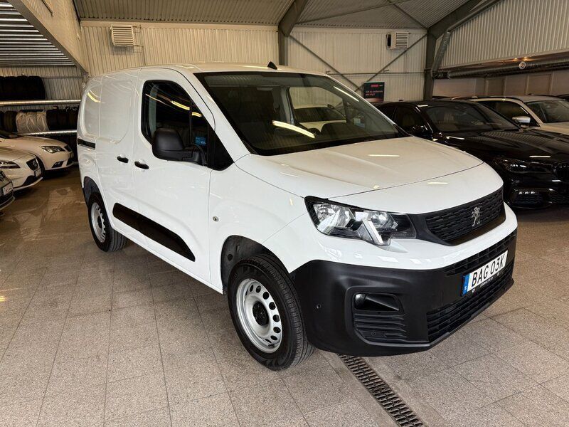 Flerfärgad (vit) Begagnad 2021 Peugeot Partner Minibuss | 149 900 kr (Superpris) - Bild 1/4