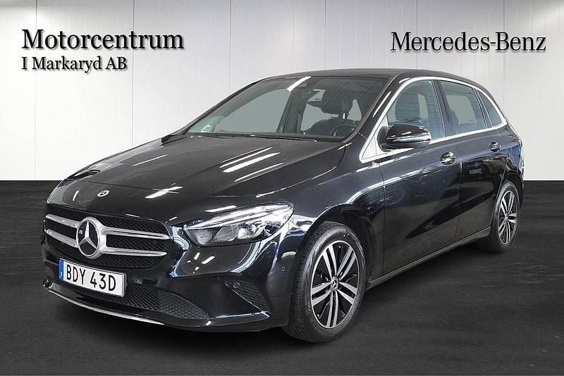 Svart Begagnad 2022 Mercedes E250 Halvkombi | 268 900 kr (Marknadspris) - Bild 1/4