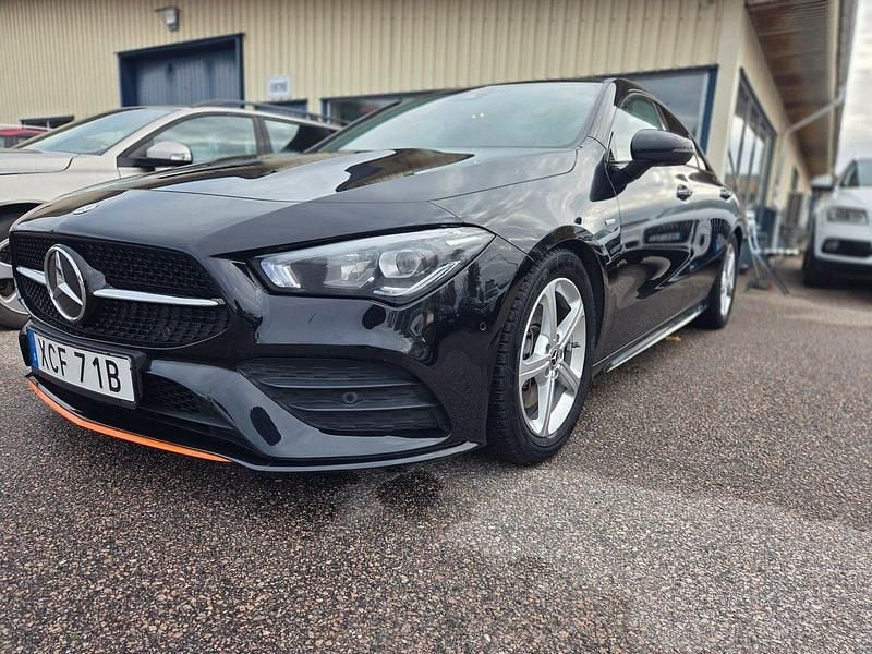 Svart Begagnad 2019 Mercedes CLA200 AMG Sportkupé | 259 900 kr (Marknadspris) - Bild 1/4