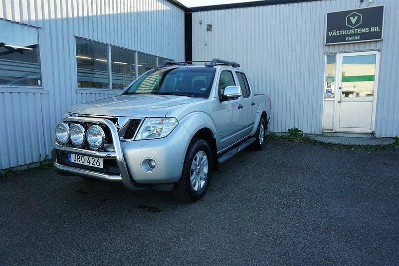 Silver Begagnad 2015 Nissan Navara Pickup | 199 900 kr (Bra pris) - Bild 1/4