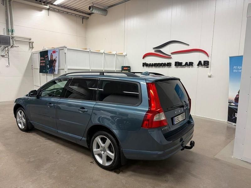 Begagnad Volvo V70 Kinetic 180 HK (132 kW) 2012 Blå Kombi