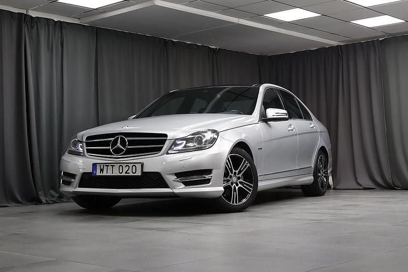 Begagnad Mercedes C180 Avantgarde Edition 156 HK (114 kW) 2013 Silver Sedan