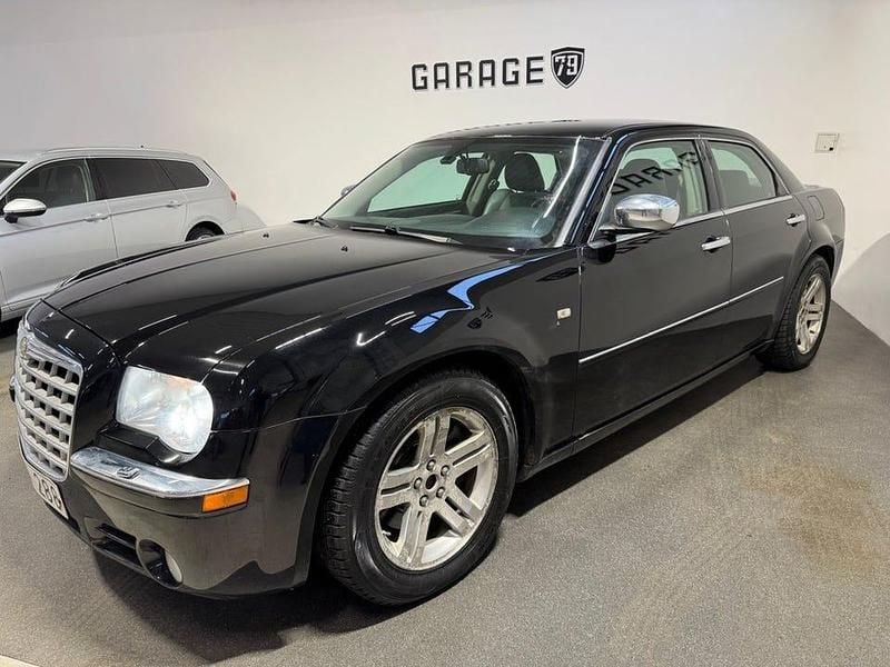 Begagnad Chrysler 300C 340 HK (250 kW) 2007 Svart